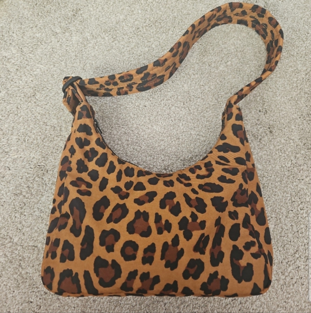 NWOT RARE UO Exclusive BAGGU Leopard Print Mini Shoulder Bag